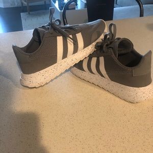 Adidas flashbacks 6.5